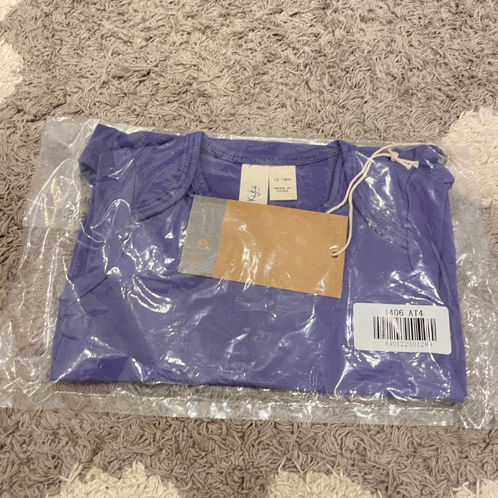 ✨NIB✨ Amethyst Kyte Baby 12-18m Short Sleeve Bodysuit
